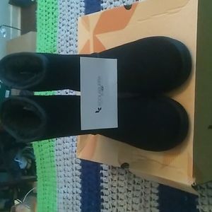 Ugg koolabura brand new